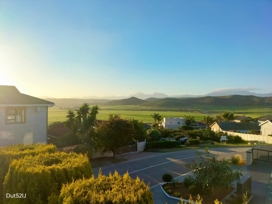 4 Bedroom Property for Sale in Fraaiuitsig Western Cape